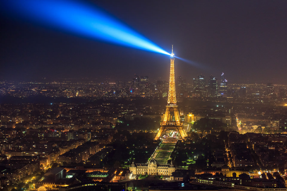 The-official-photographers-Paris-Eiffel-tower-light-show-night