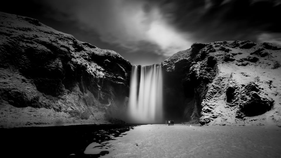 The-official-photographers-iceland skogafoss-black-white-long-exposure
