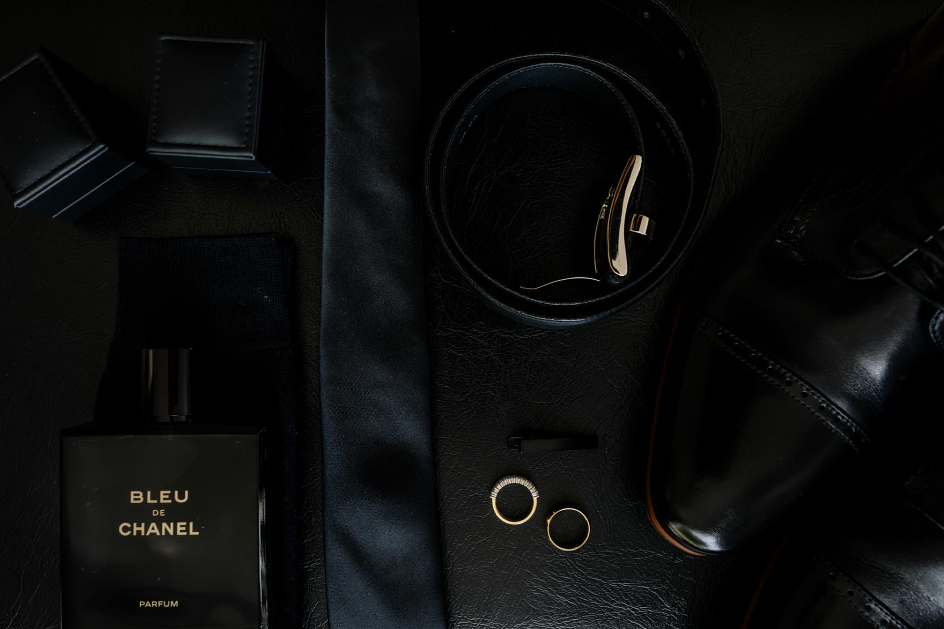 Black and Gold Grooms wedding details